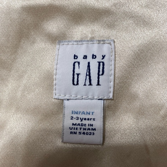 Adorable babygap 2-3 year old holiday shawl with bow - Picture 4 of 6